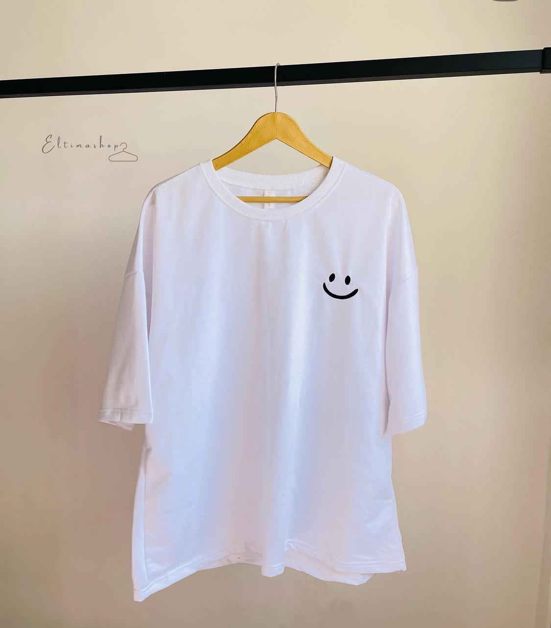تیشرت طرح لبخند سفید